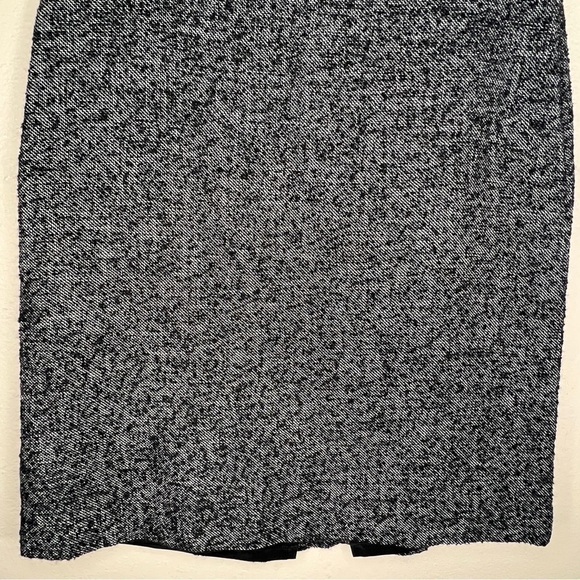 SIZE 6 PETITE ANN TAYLOR WOOL SKIRT BLACK GREY LINED ZIP CLOSURE CLASSIC - Picture 2 of 10